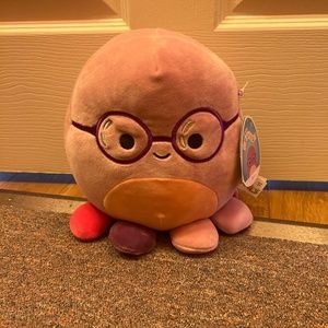One octopus squishmallow